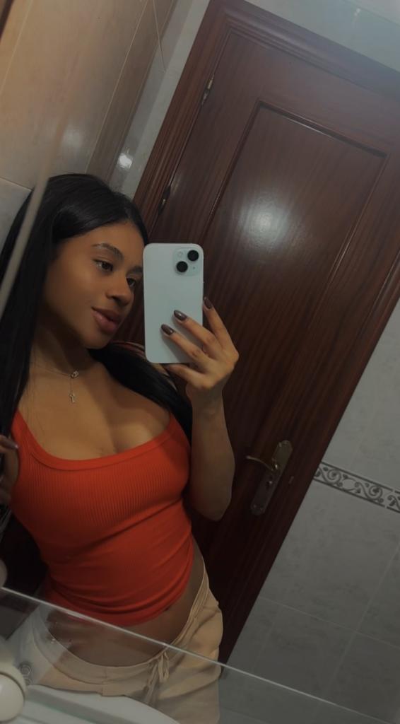 614457189: Chica busca chico en Melilla