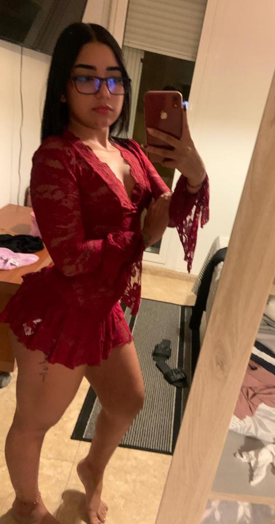 Chica busca chico en Almería: 
