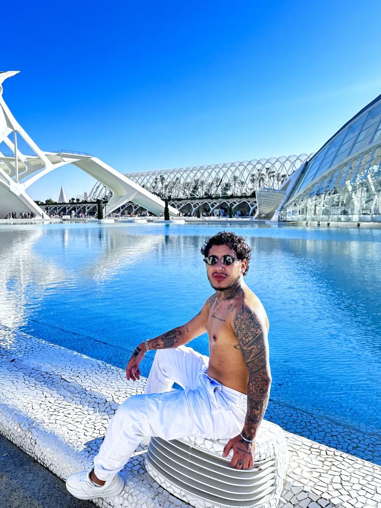 Chico busca chica en Valencia: 