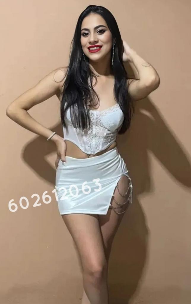 Chica busca chico en Alicante: Chica busca chico