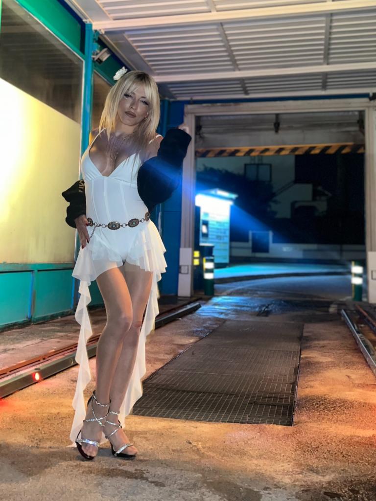 Chica busca chico en Alicante: 