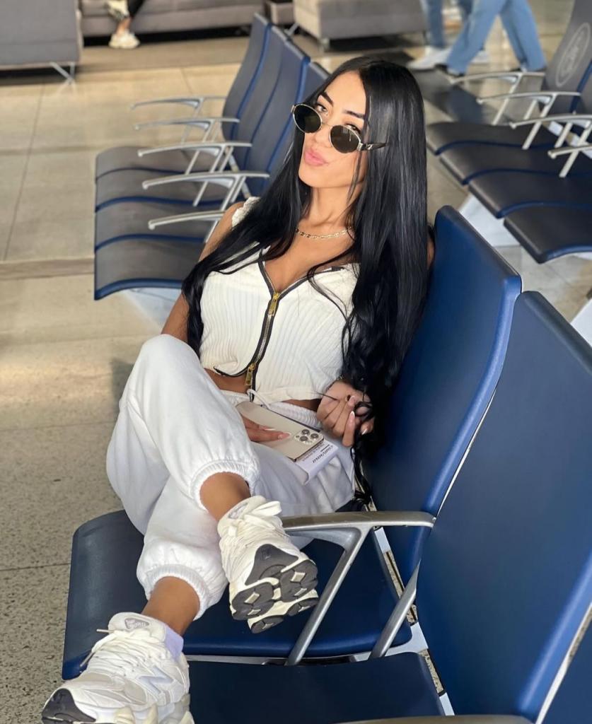 Chica busca chico en Málaga: Chica busca chico