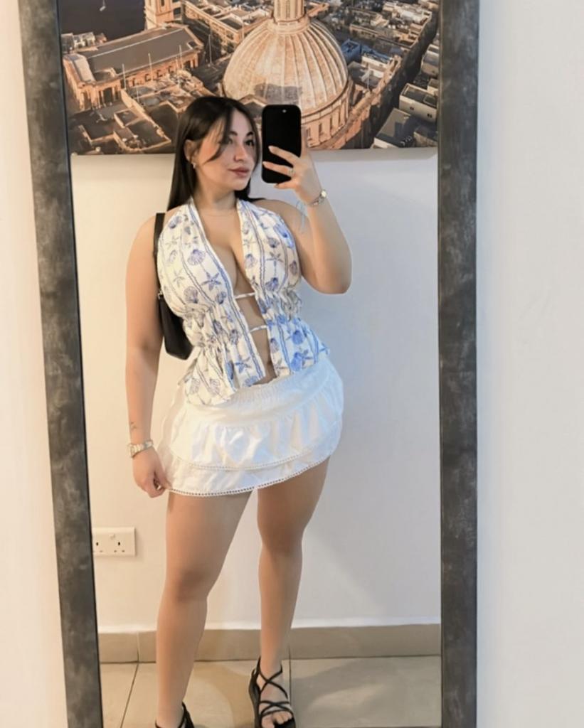 Chica busca chico en Granada: Chica busca chico
