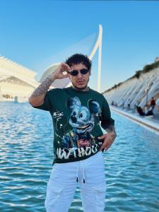 646044694: Chico busca chica en Valencia