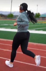 613686851: Chica busca chico en Sevilla