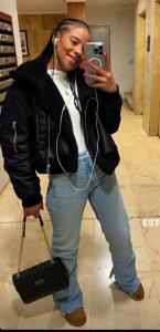 678894277: Chica busca chico en Barcelona