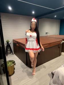 662477533: Chica busca chico en Madrid