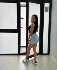 631913602: Chica busca chico en Barcelona
