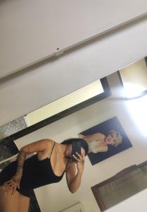 647781551: Chica busca chico en Barcelona