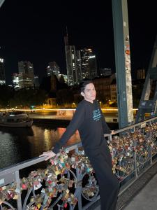 607157425: Chico busca chica en La Coruña