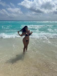 643127321: Chica busca chico en Granada