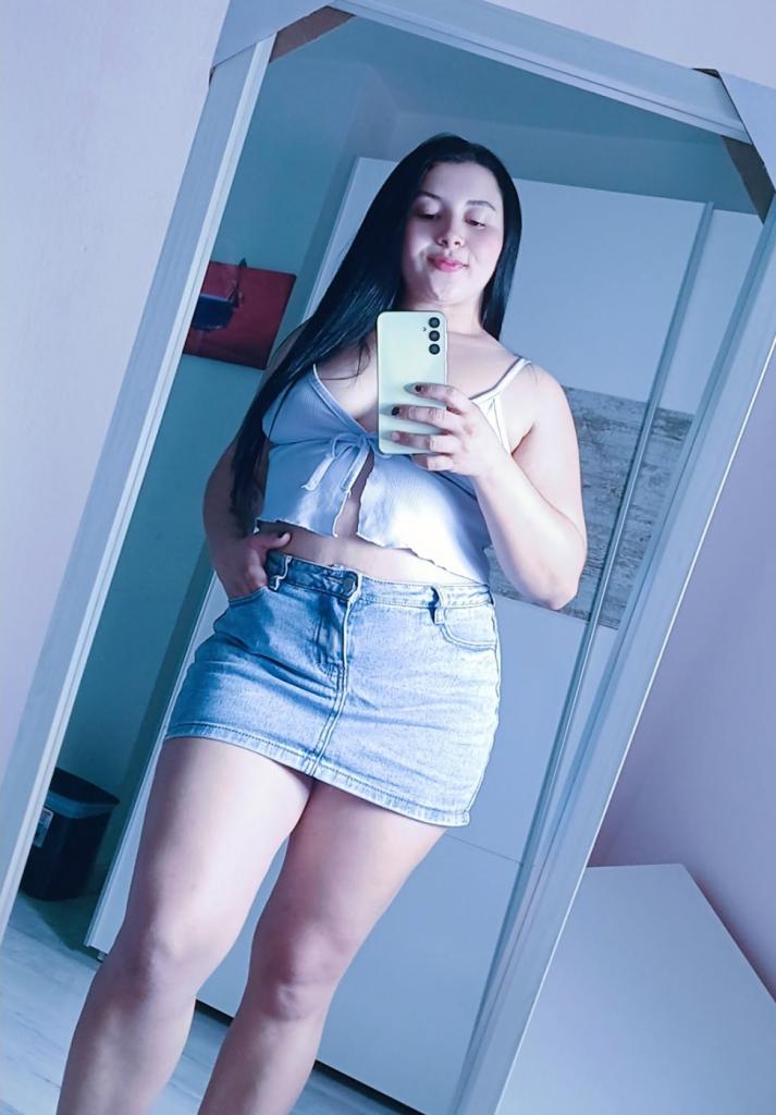 642253483: Chica busca chico en Sevilla