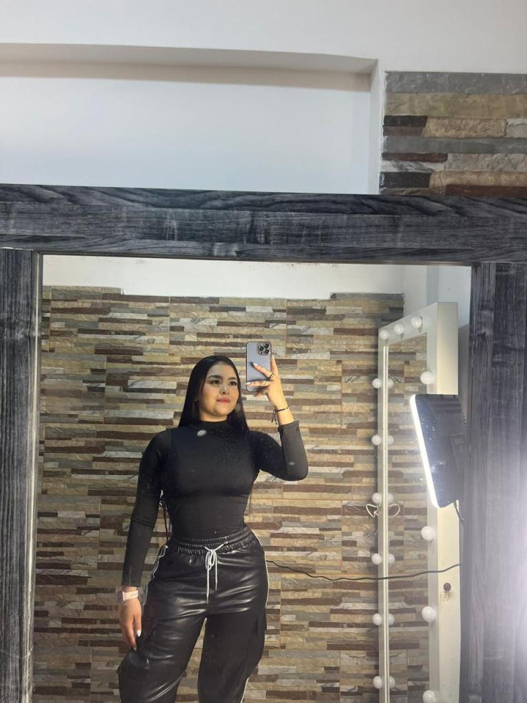 Chica busca chico en Tenerife: 