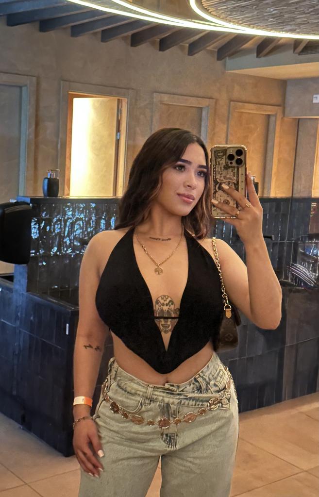 607686667: Chica busca chico en Málaga