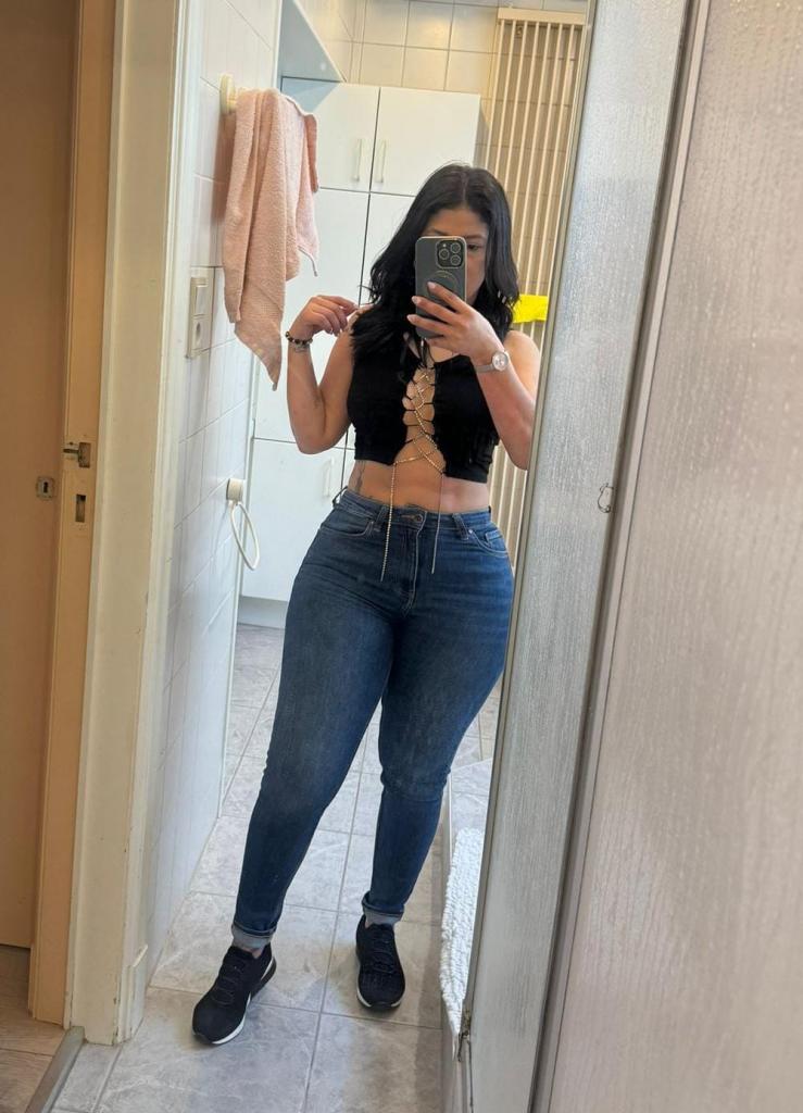 678029771: Chica busca chico en Barcelona
