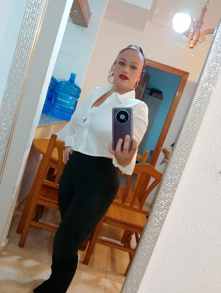 Chica busca chico en Tenerife: 