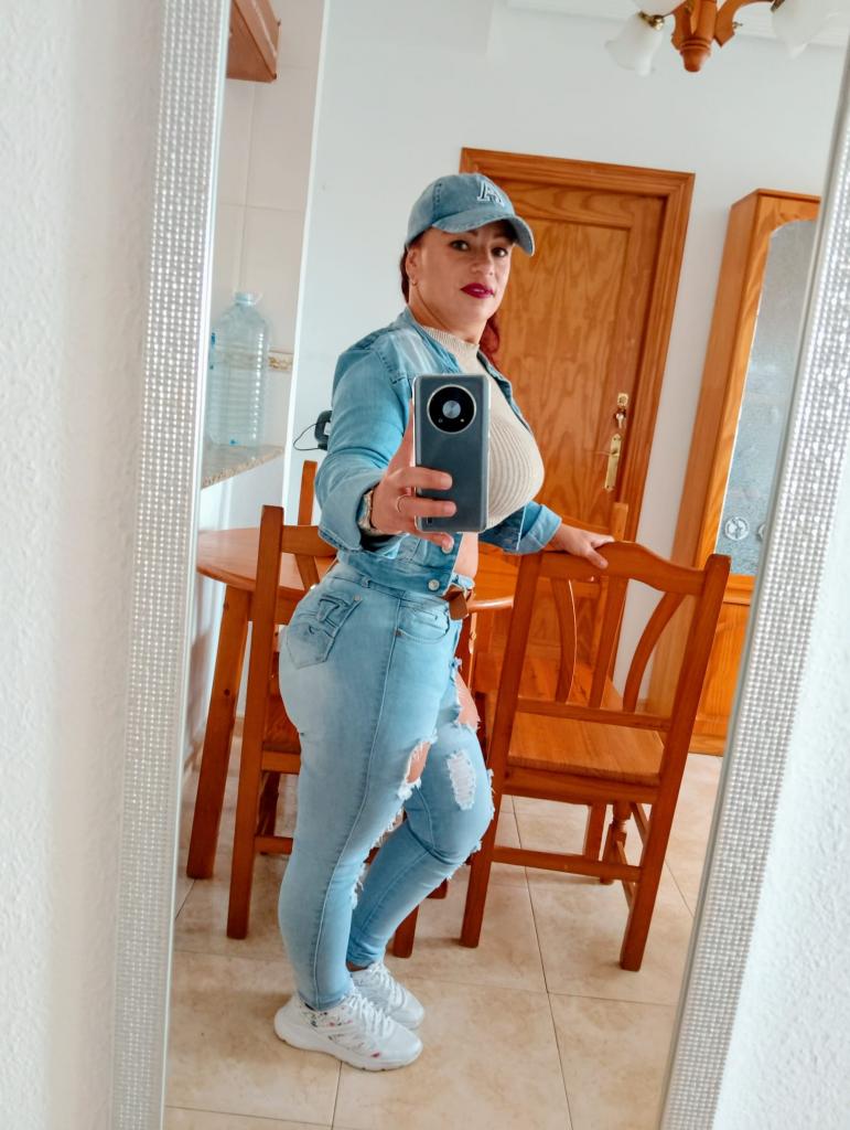 Chica busca chico en Tenerife: 