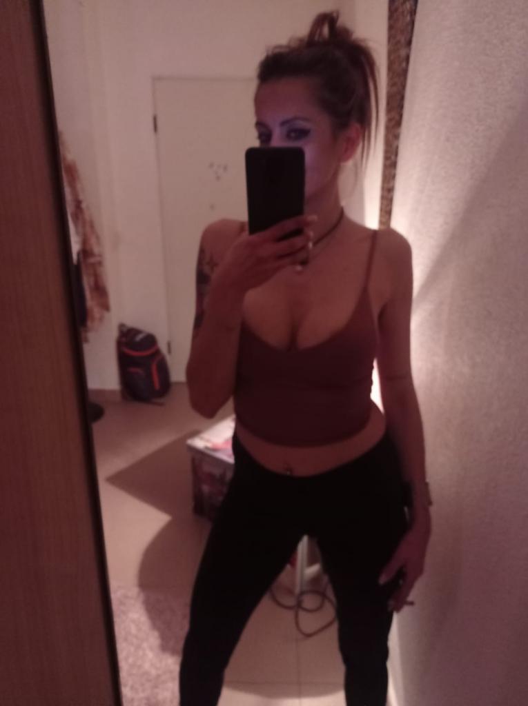 641243957: Chica busca chico en Madrid