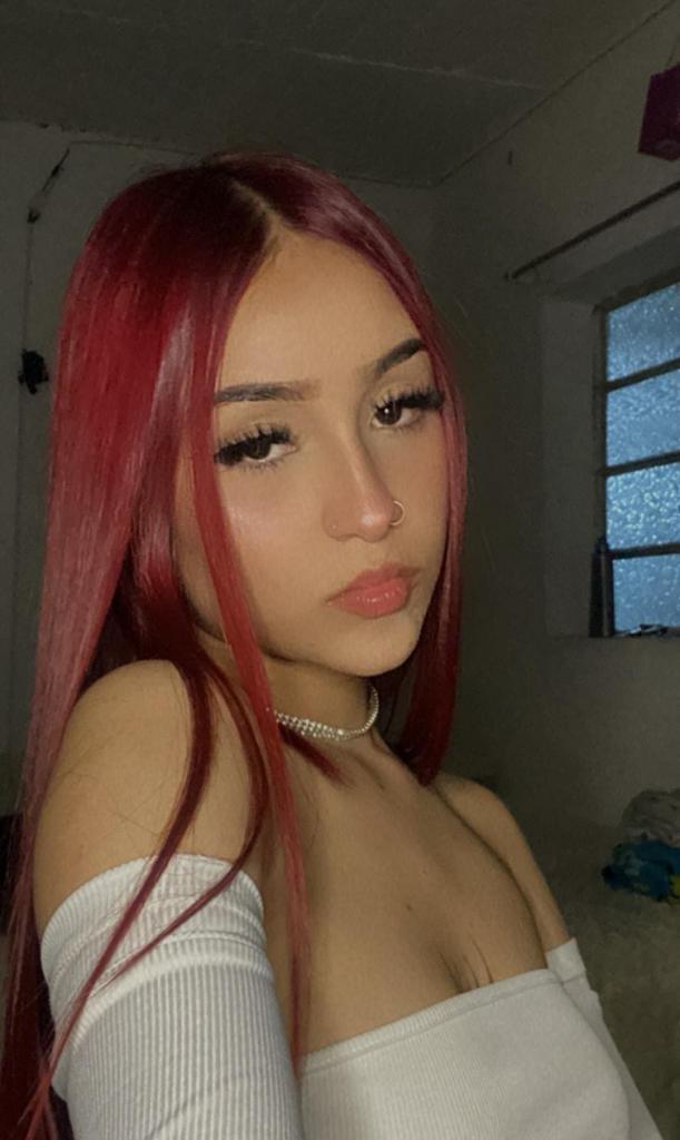 697748773: Chica busca chico en Murcia