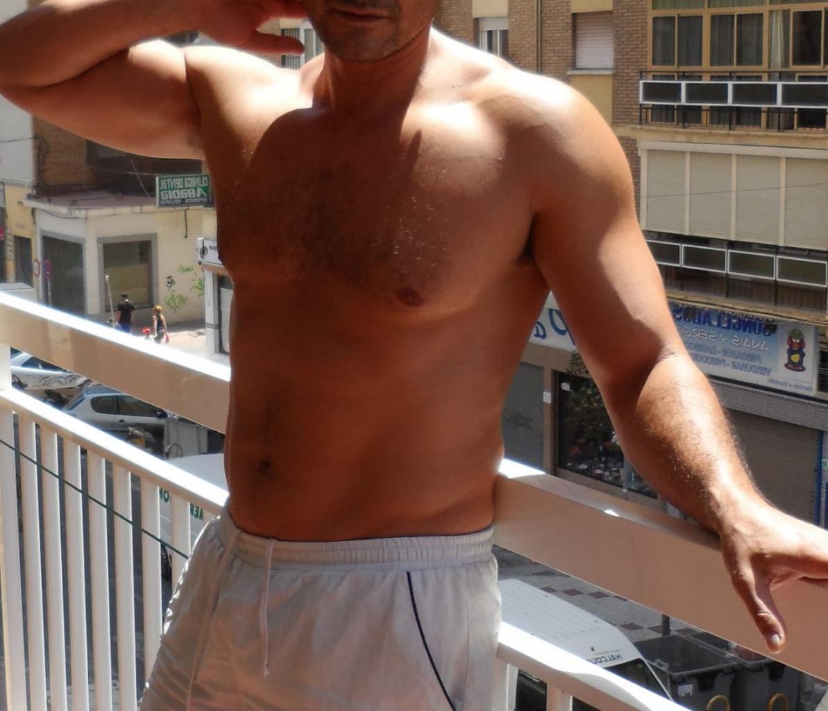 Chico busca chica en Málaga: 