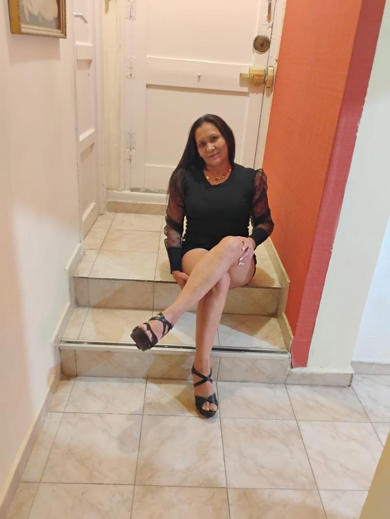 641816259: Chica busca chico en Madrid