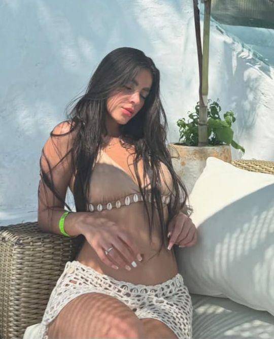Chica busca chico en Alicante: Chica busca chico