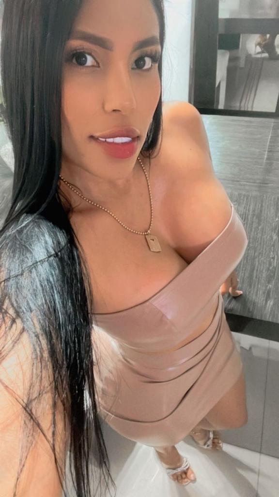643127321: Chica busca chico en Granada