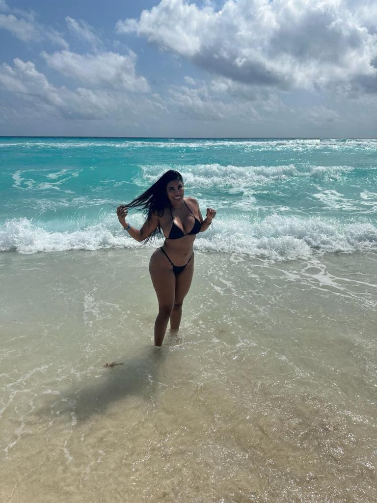 643127321: Chica busca chico en Granada