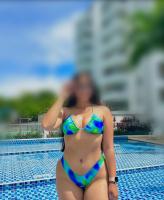 647781560: Chica busca chico en Barcelona