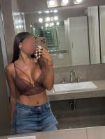 631139768: Chica busca chico en Barcelona