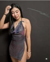 647978487: Chica busca chico en Barcelona