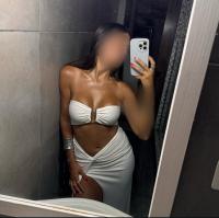 631139768: Chica busca chico en Barcelona