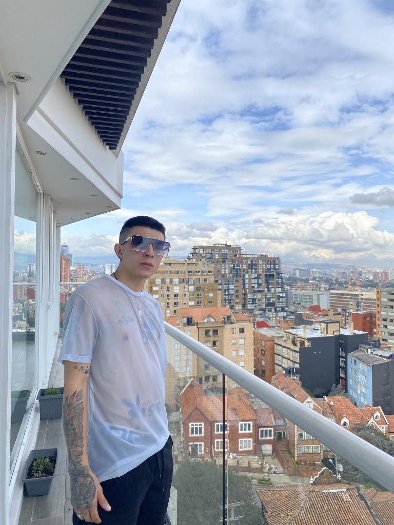 614836400: Chico busca chica en Barcelona