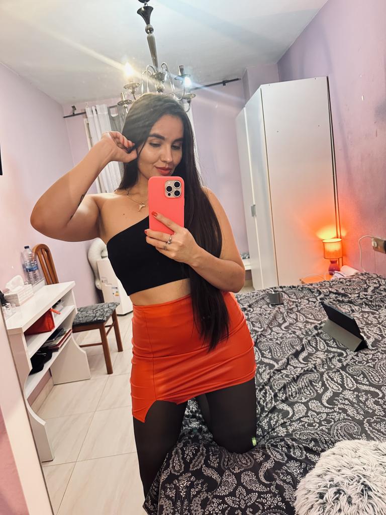 Chica busca chico en Almería: 