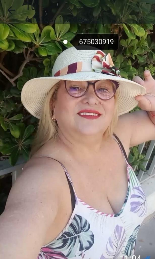 Chica busca chico en Alicante: Chica busca chico
