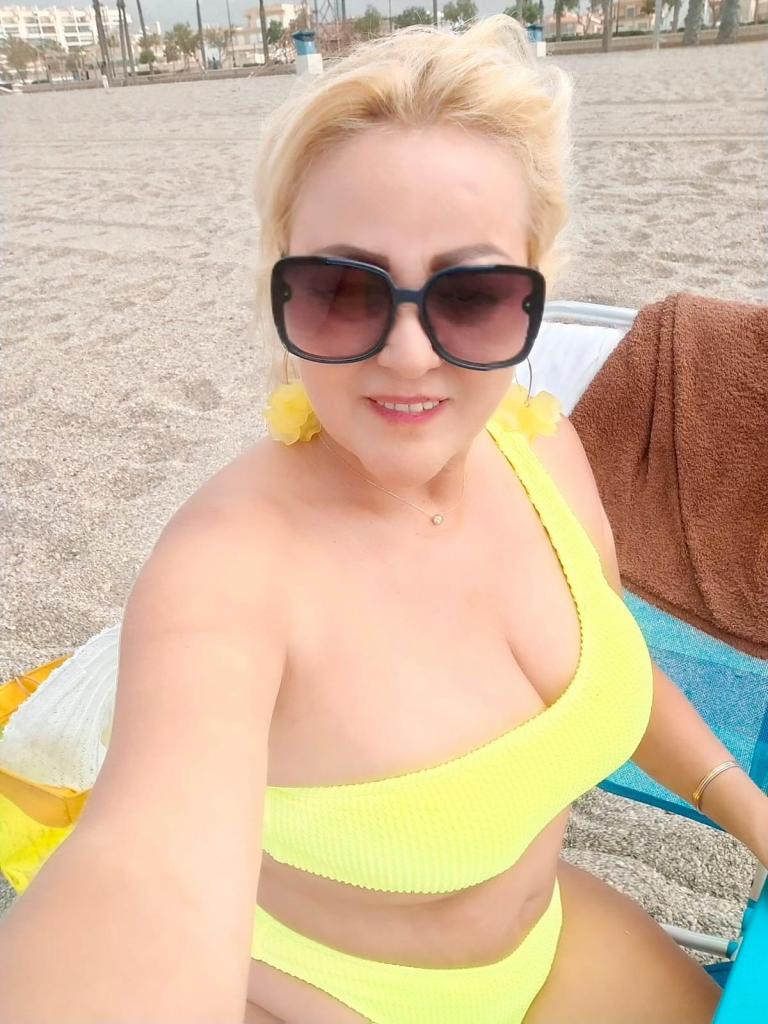 Chica busca chico en Almería: 