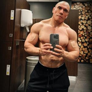 676792636: Chico busca chica en Madrid