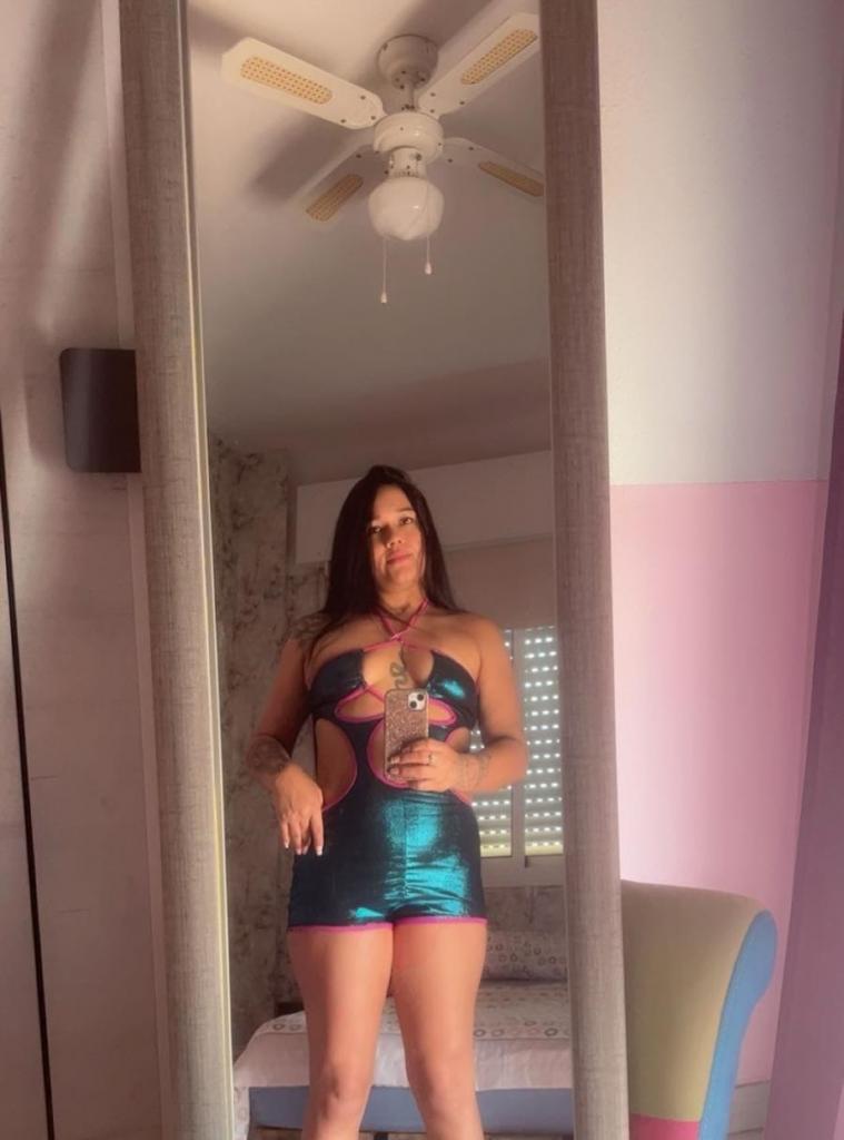Chica busca chico en Almería: 