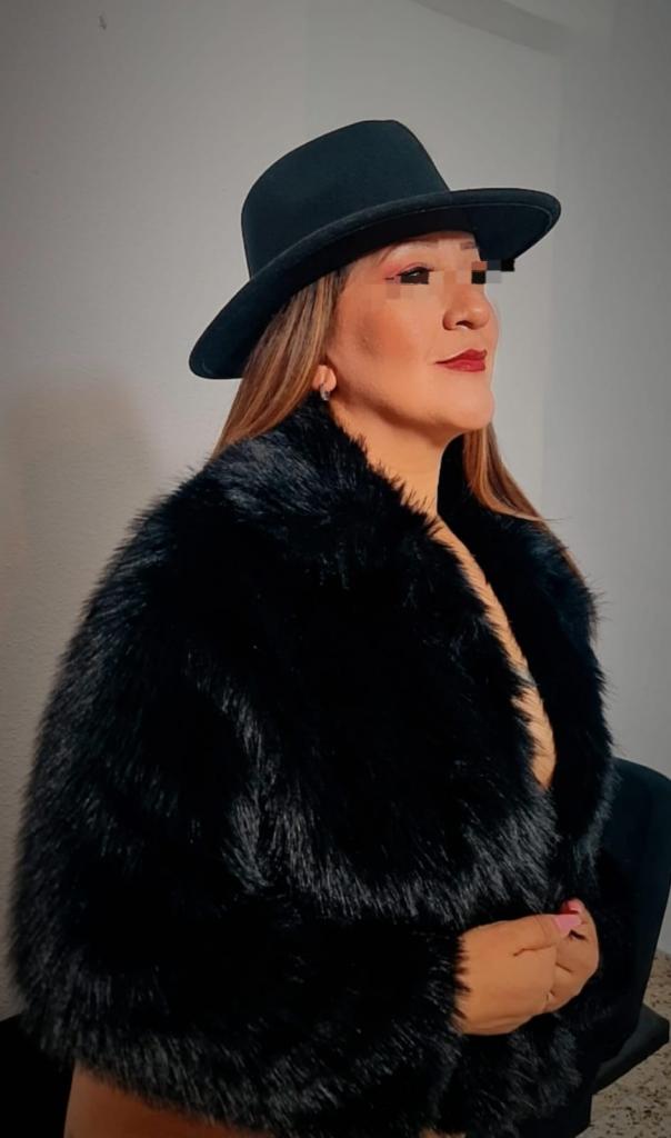 Chica busca chico en Alicante: Chica busca chico