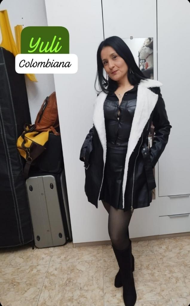 Chica busca chico en Alicante: Chica busca chico