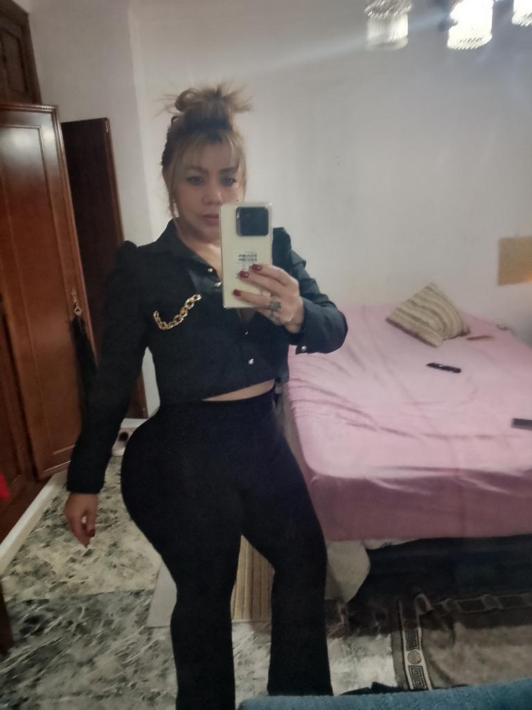 Chica busca chico en Huelva: 