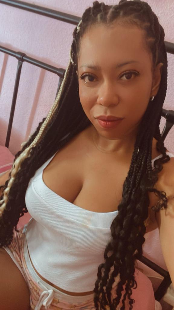 Chica busca chico en Almería: 