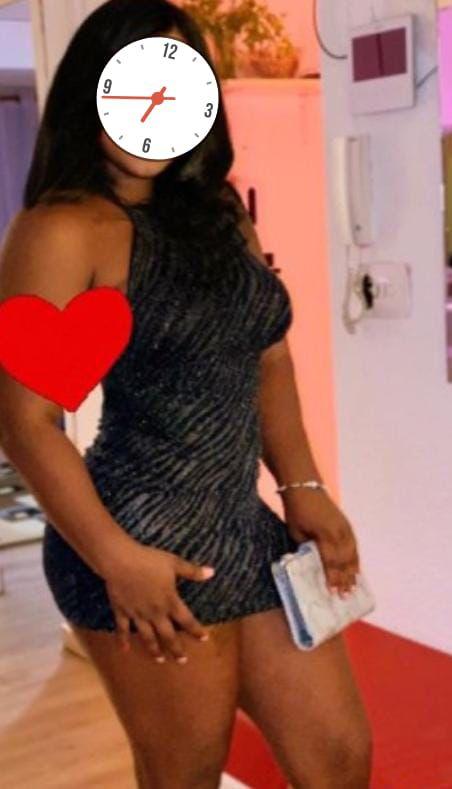 Chica busca chico en Almería: 