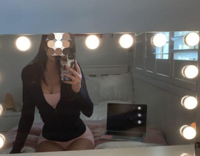 603168384: Chica busca chico en Sevilla