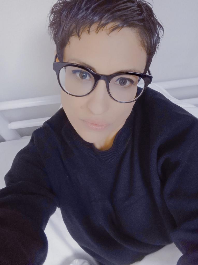 604262857: Chica busca chico en Sevilla