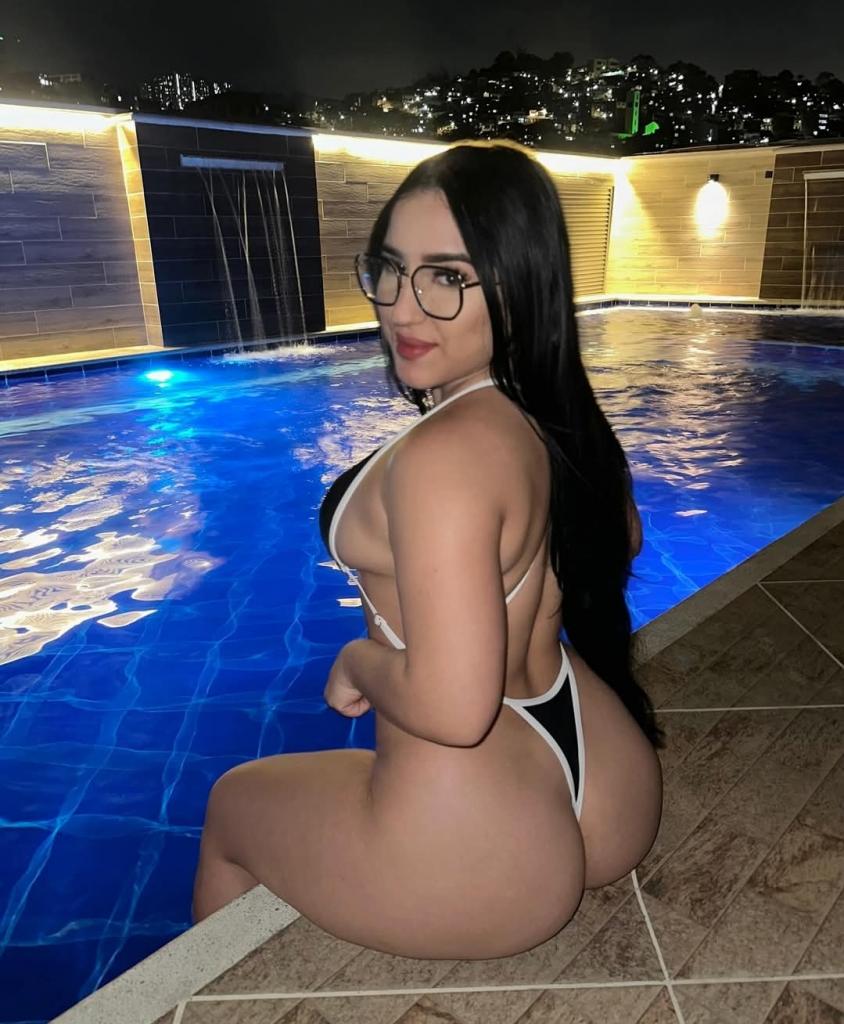 Chica busca chico en Almería: 