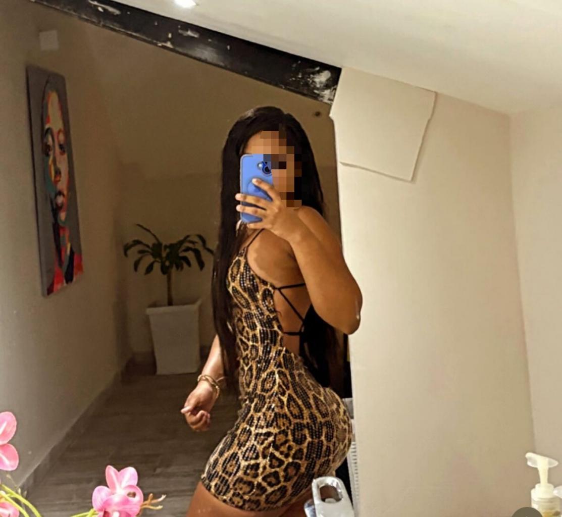 677126830: Chica busca chico en Sevilla