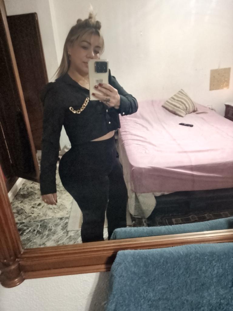 Chica busca chico en Huelva: 