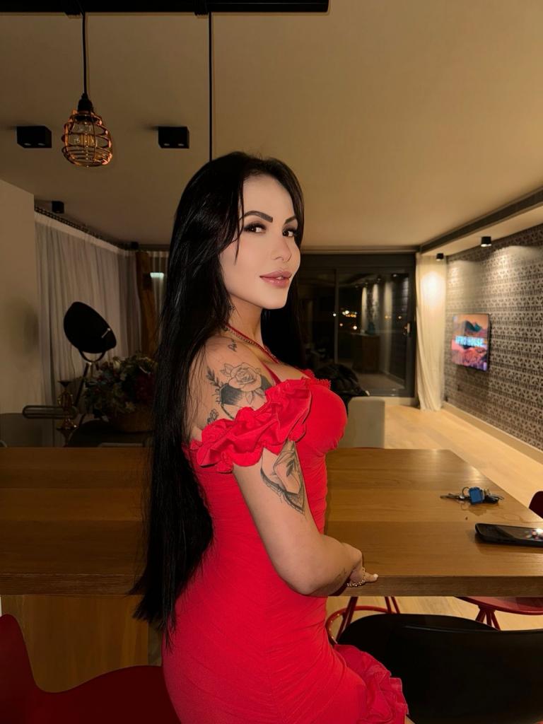 Chica busca chico en Alicante: Chica busca chico