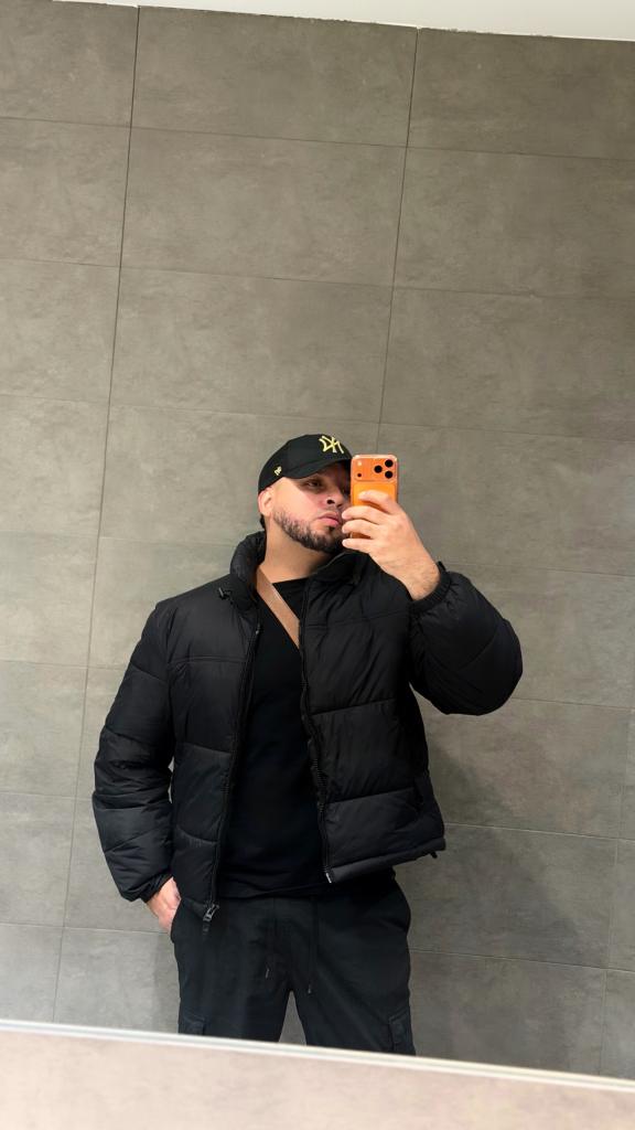 Chico busca chica en León: 